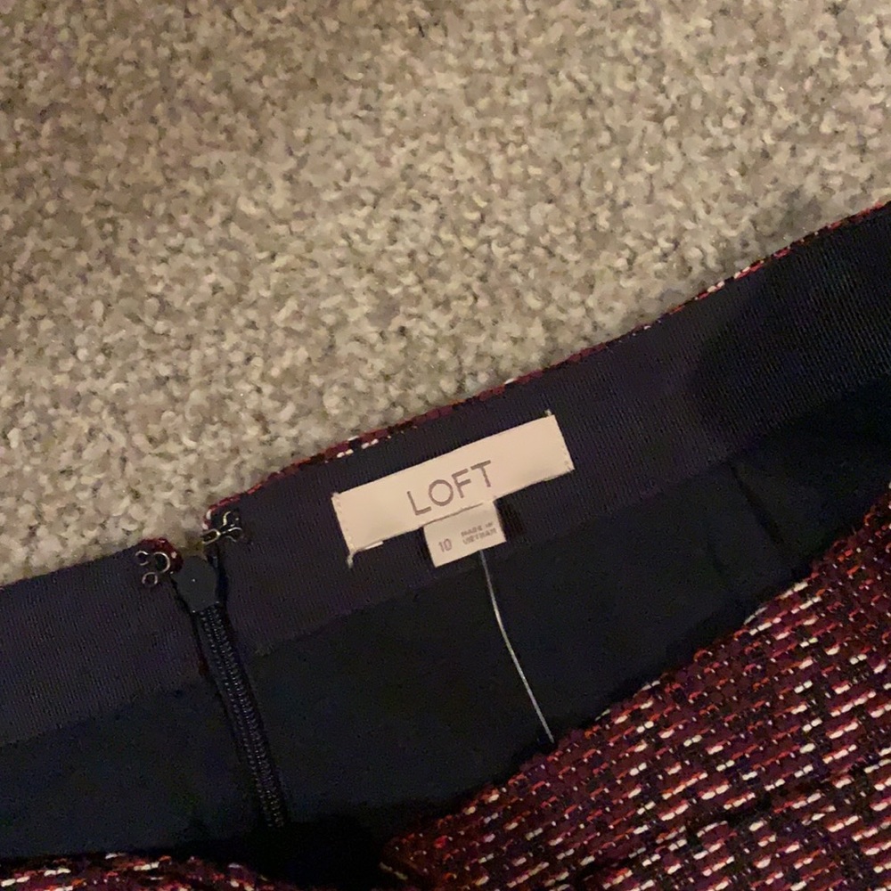 LOFT Skirt - Picture 2 of 3